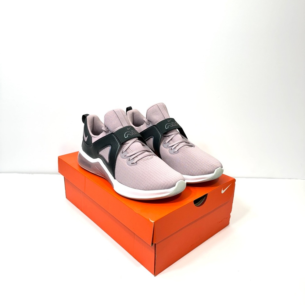 Nike Air Bella TR 5 Training Sneakers
